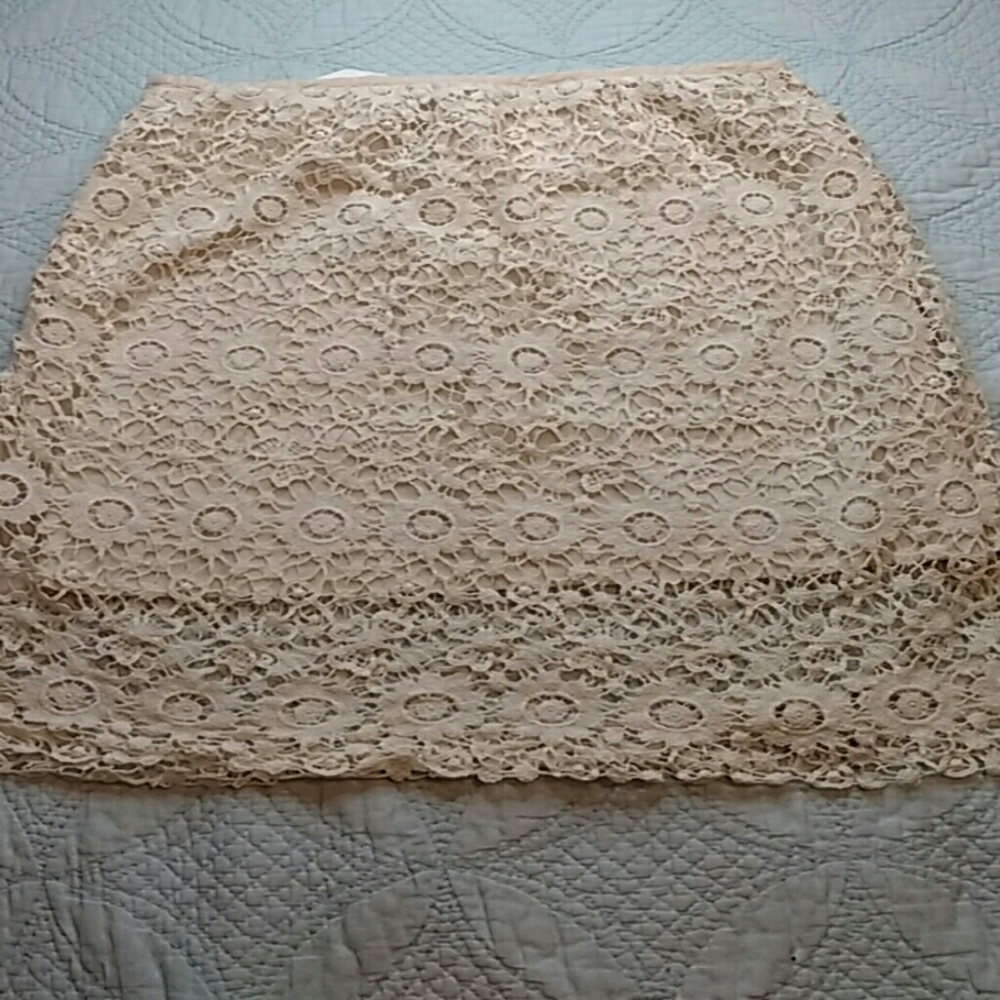 Lace skirt
